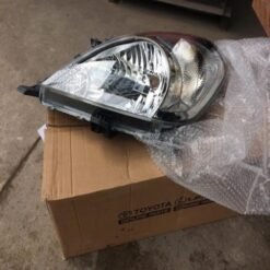 ĐÈN PHA PHẢI TOYOTA INNOVA CHÍNH HÃNG 811700K310